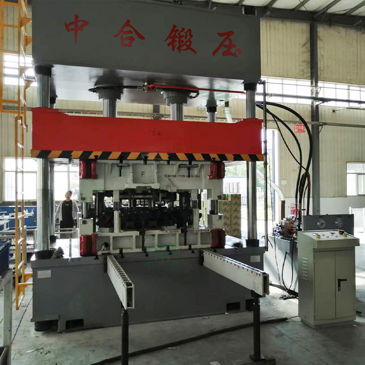 200噸汽車內飾件專用液壓機客戶現(xiàn)場